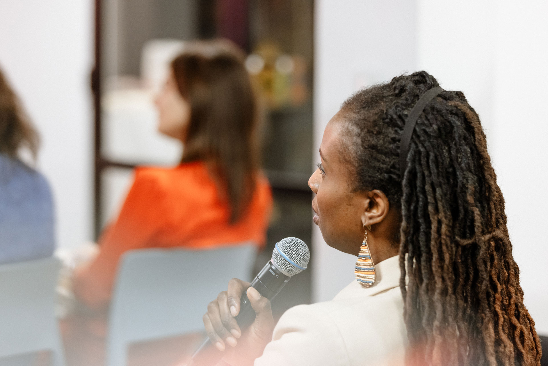 Leadership : les femmes sont-elles plus optimistes que les hommes ?